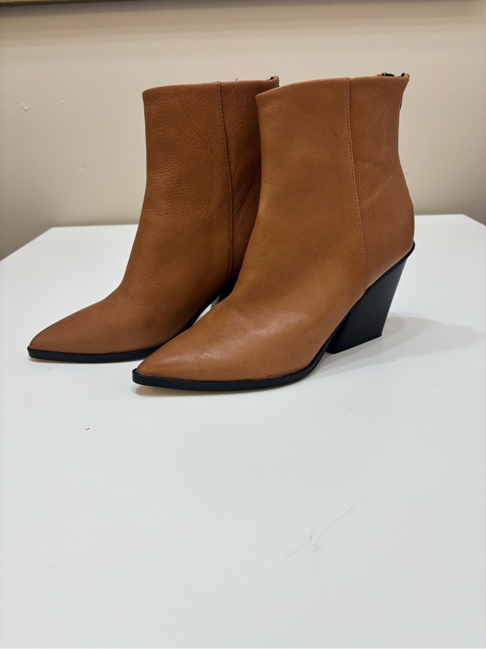 👢 Dolce Vita Cognac Leather Pointed-Toe Ankle Boots